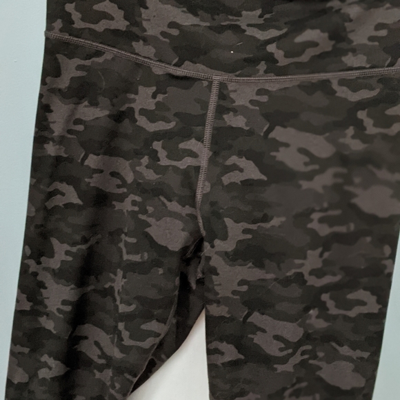 Fabletics Cropped - Picture 7 of 7